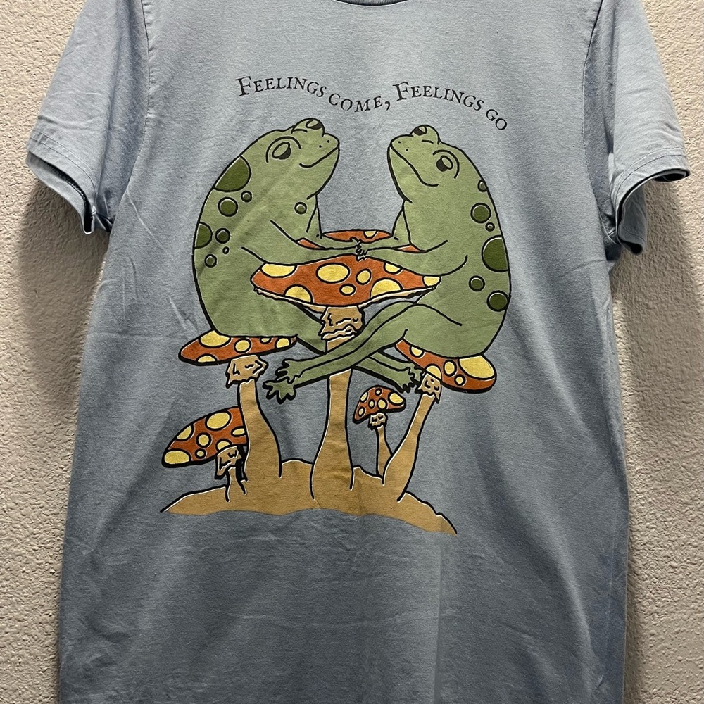 Peace of Mind Frogs & Mushrooms T-Shirt Small Blue Cottagecore Cotton Polyester‎